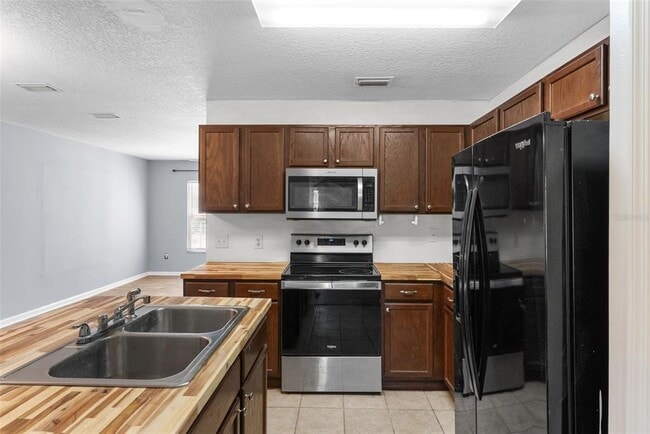 Building Photo - 16727 SE 91st St