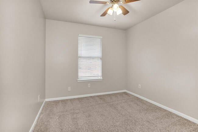 Building Photo - 32102 Decker Oaks Dr