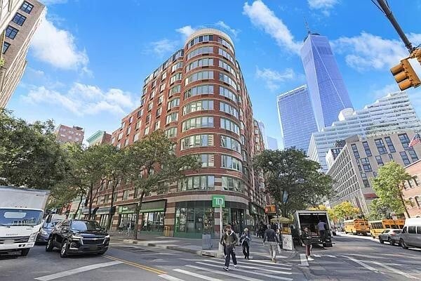 Building Photo - 295 Greenwich St