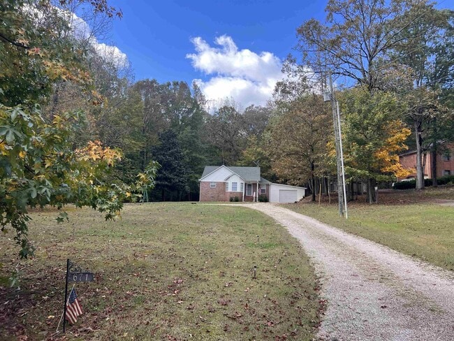 Building Photo - 671 Jenny St