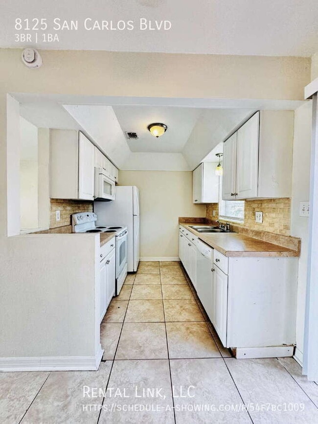 Building Photo - 8125 San Carlos Blvd