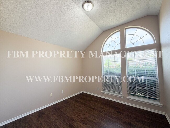 Building Photo - 1000 Short Line Blvd