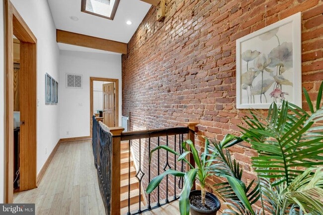 Building Photo - 1810 6th St NW