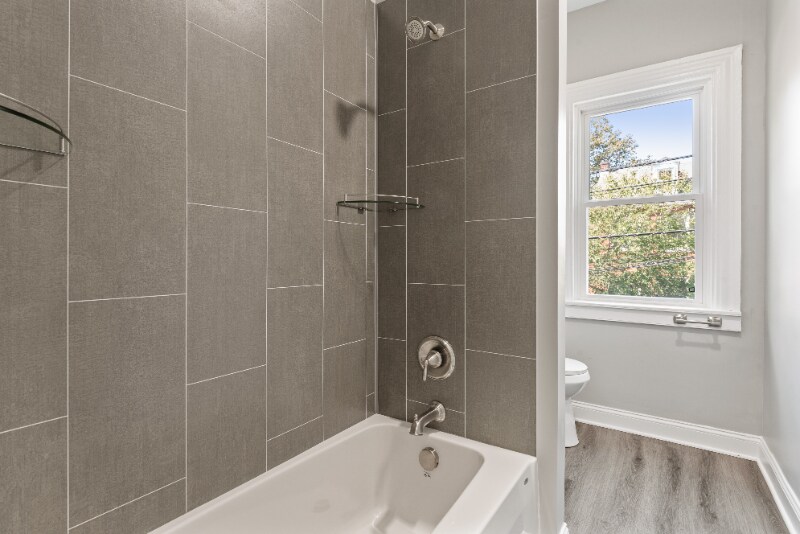 Building Photo - 249 N Mulberry St