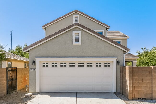 Building Photo - 2547 E Megan St