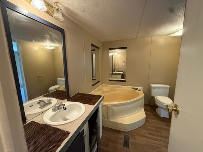 Building Photo - Affordable Mobile Home