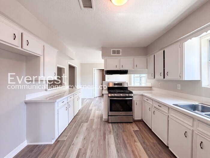 Building Photo - 4919 Lingonberry St