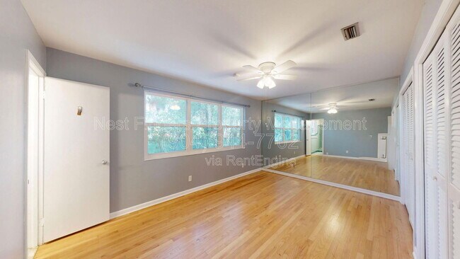 Building Photo - 3950 San Clerc Rd