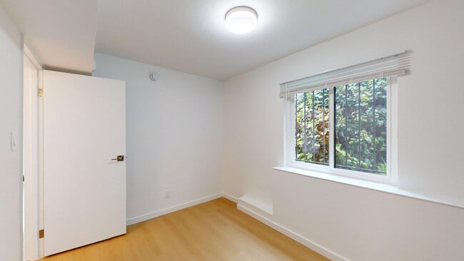 Building Photo - 2031 Castro St