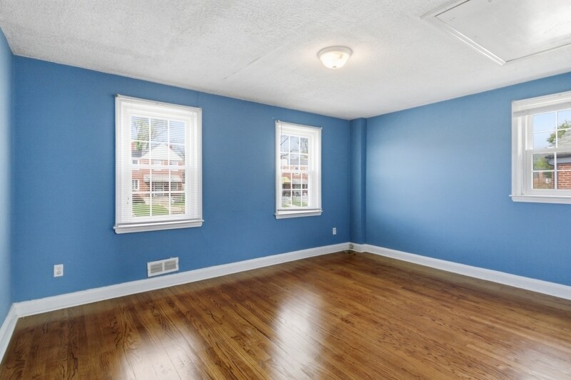 Building Photo - 627 Lucia Ave