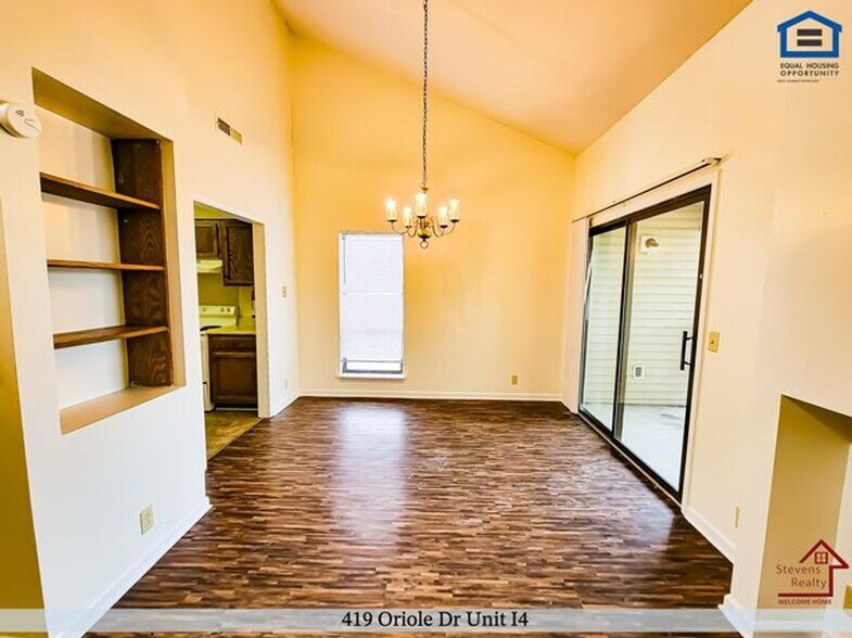 Building Photo - 419 Oriole Dr