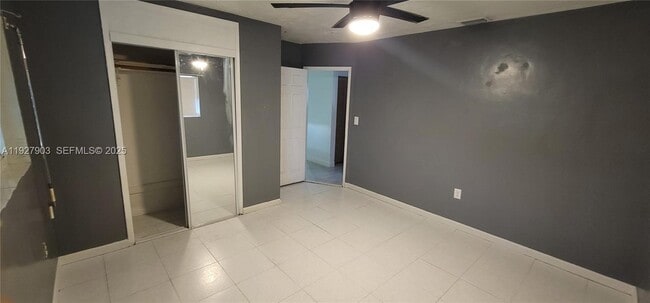 Building Photo - 6641 SW 26th St