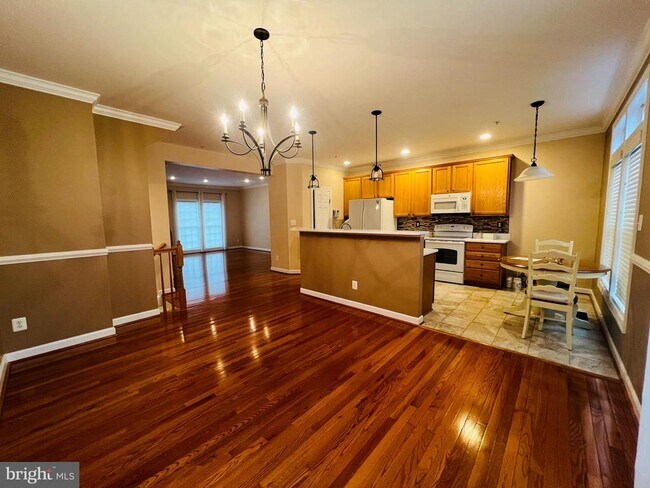 Building Photo - 10631 Sandown Way