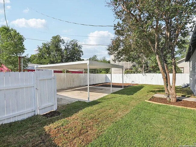 Building Photo - 138 Zapata St