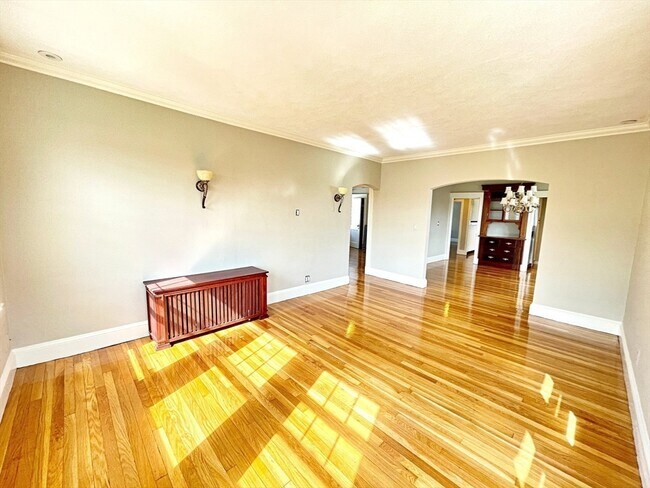 Building Photo - 15 Puritan Rd
