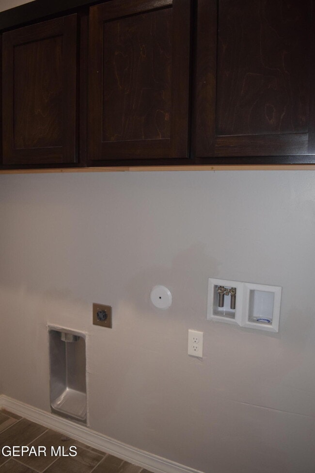 Building Photo - 355 Sol Ct