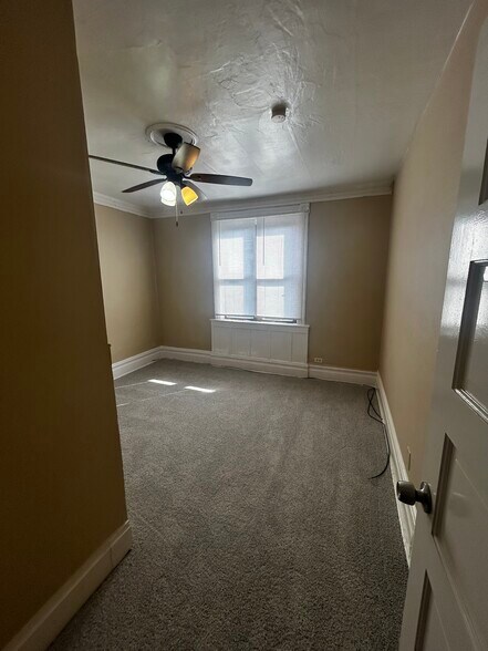 Building Photo - 106 Lynnwood Ave
