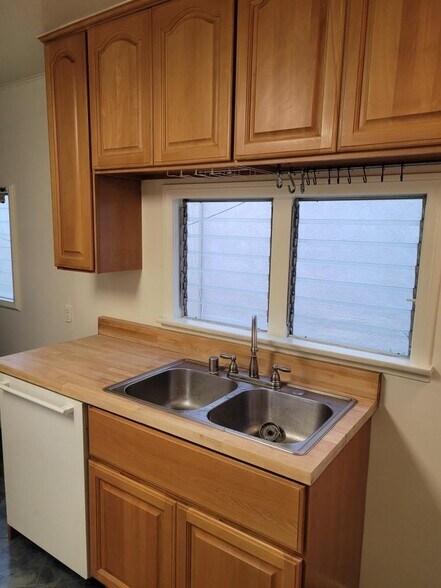 Building Photo - 1236 10th St