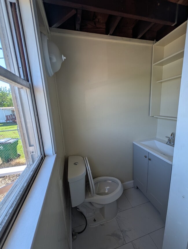 Building Photo - 2600 Shanks Rd