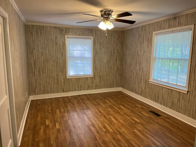 Building Photo - 148 Hwy 30 E