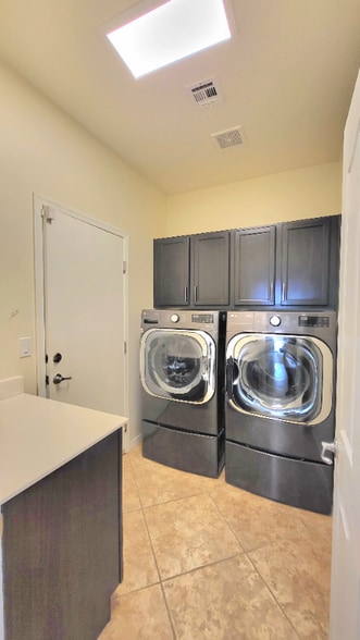 Building Photo - 5761 Badlands Ln