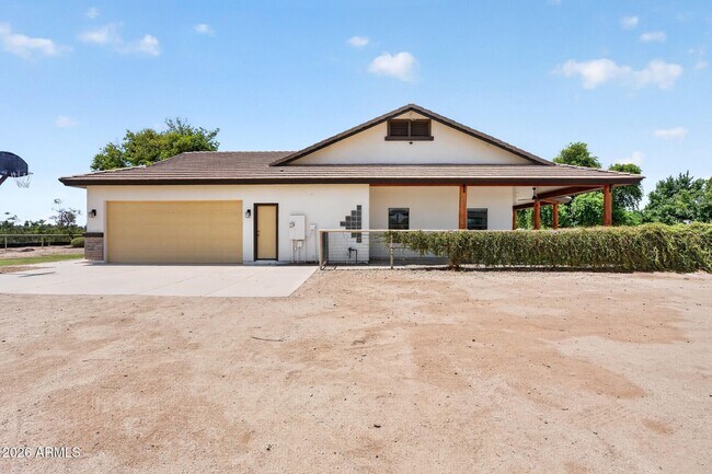 Building Photo - 3002 E Sherry Ln