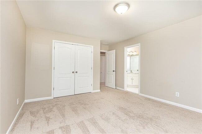 Building Photo - 9360 Nesbit Lakes Dr