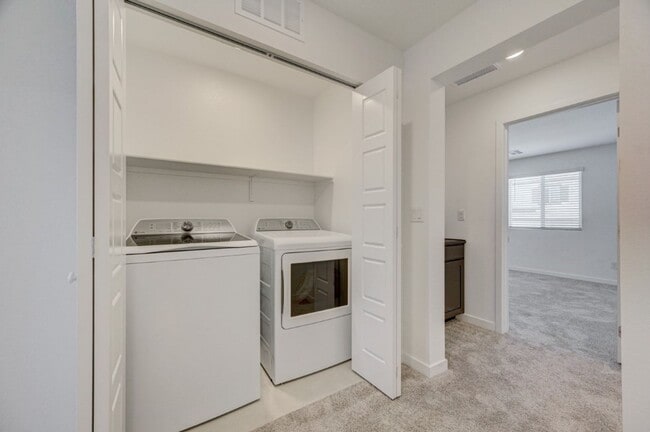 Building Photo - 10772 Paget Ct