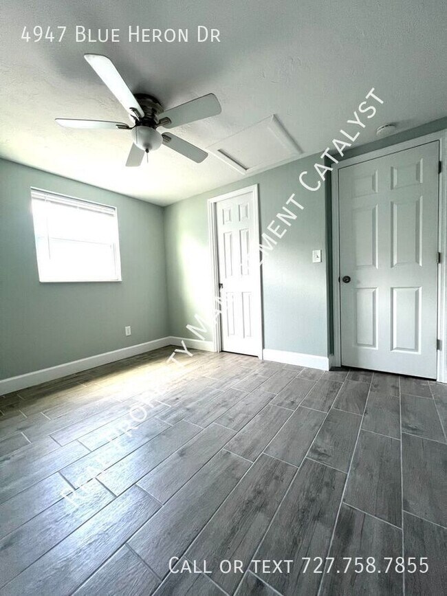 Building Photo - 4947 Blue Heron Dr
