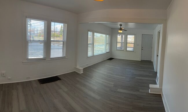 Building Photo - 26181 Dunning St