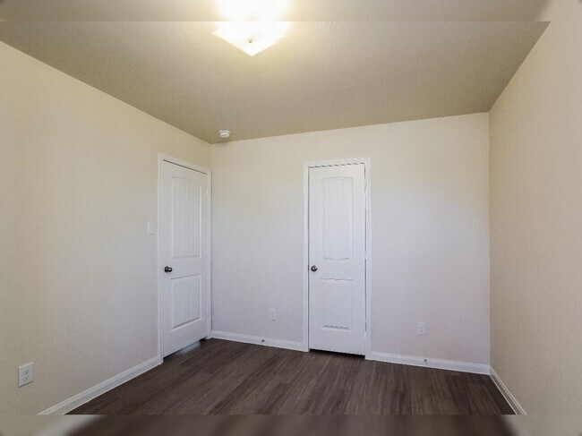 Building Photo - 5619 Rocky Trail Dr