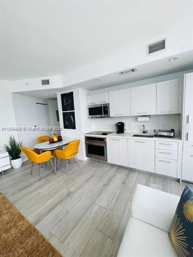 Building Photo - 55 SW 9th St