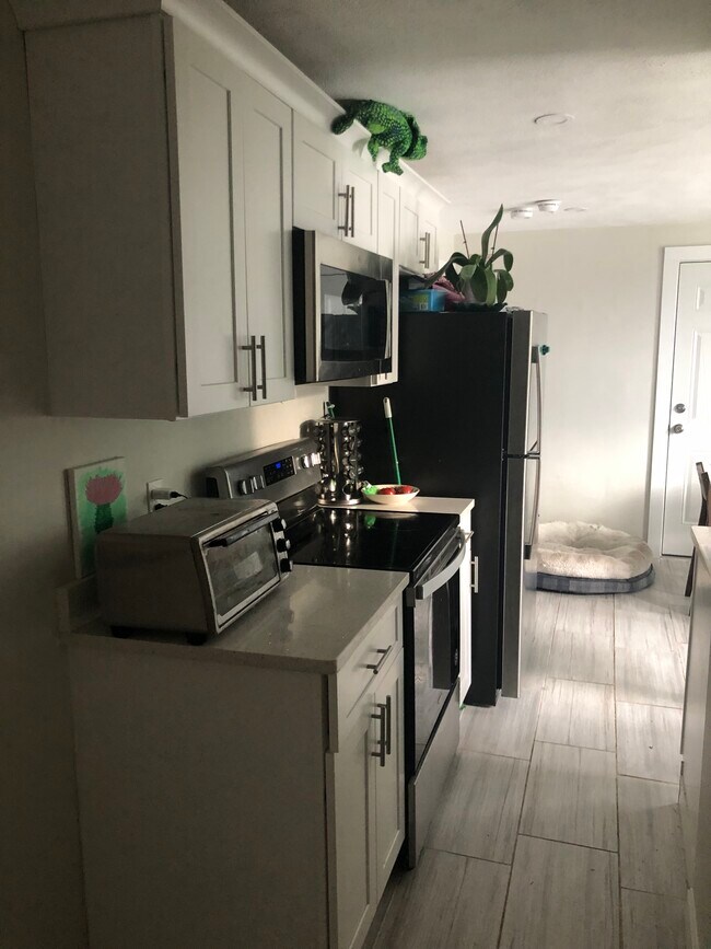 Building Photo - 87 Marlborough St