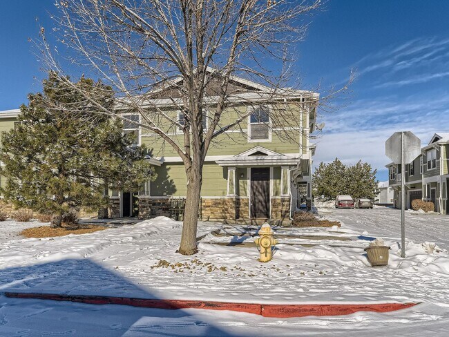 Building Photo - Evolve Real Estate: Spacious 2 Bed 2 Bath Condo with Attached Garage in Parker!
