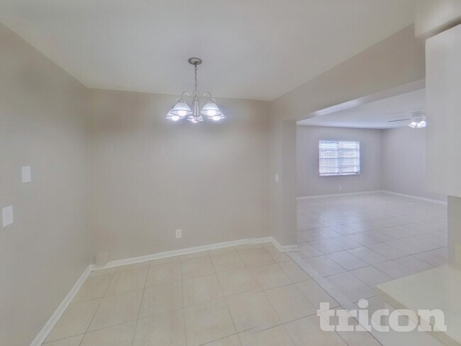 Building Photo - 6313 S Clark Ave