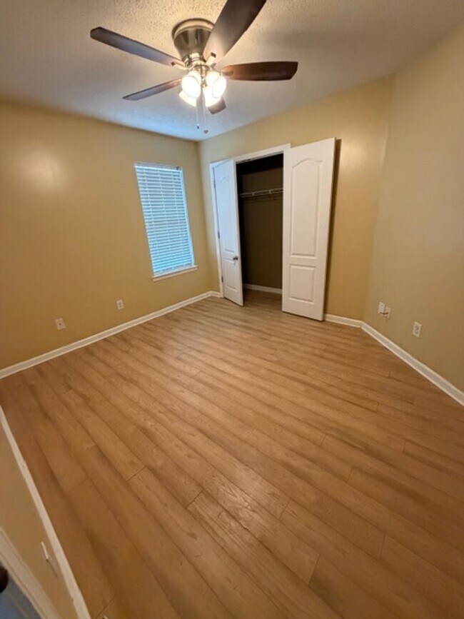 Building Photo - Charming 3 Bed, 2 Bath Home in Warner Robins!