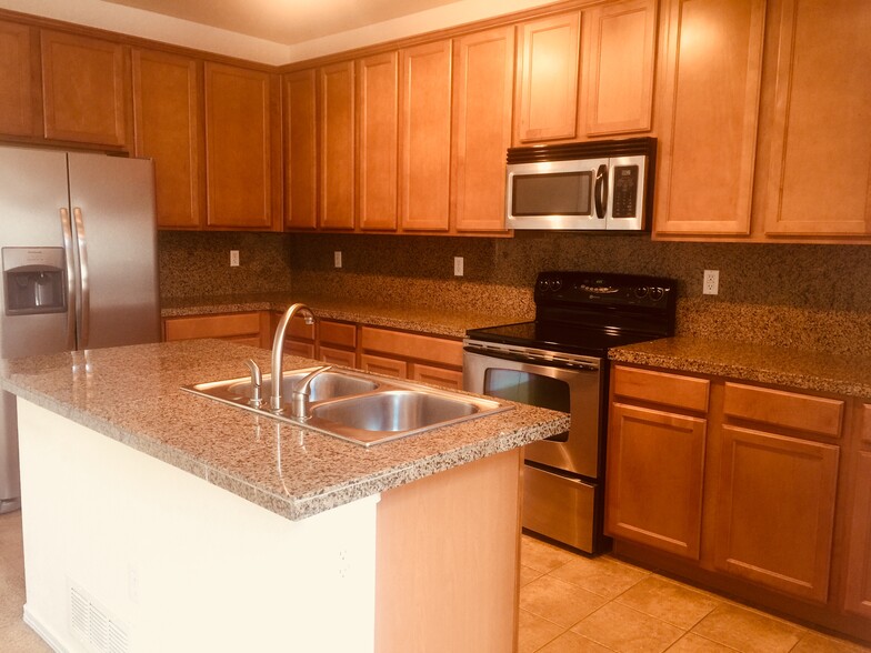 Kitchen - 8510 Canyon Rim Trail