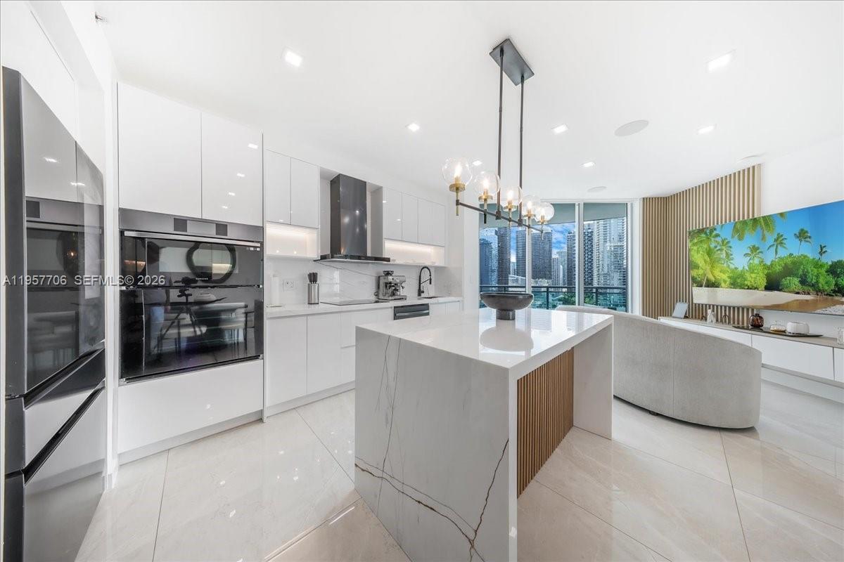 Building Photo - 350 S Miami Ave