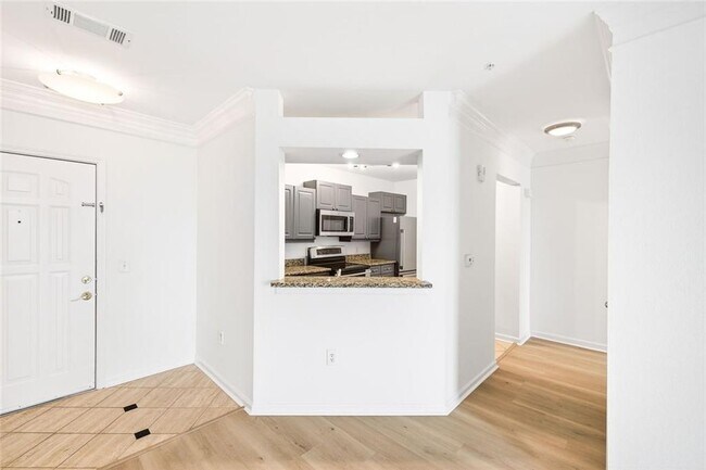 Building Photo - 3334 Peachtree Rd NE