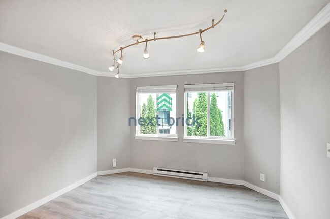 Building Photo - Discover Your New Home at Juanita Beach Es...