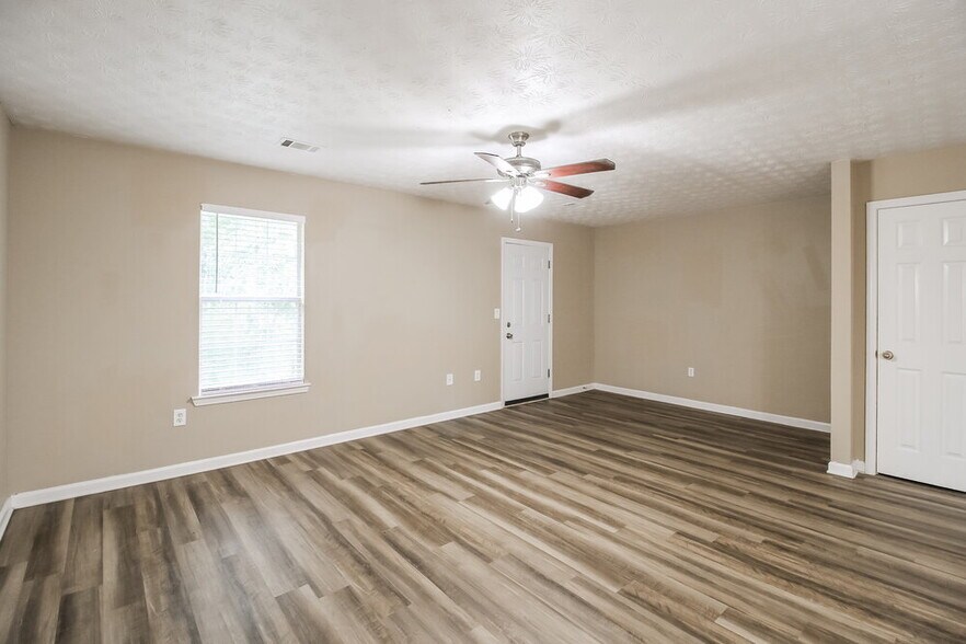 Building Photo - 1660 Riverchase Cir NE