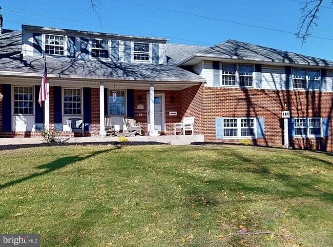 Building Photo - 213 Wayne Dr
