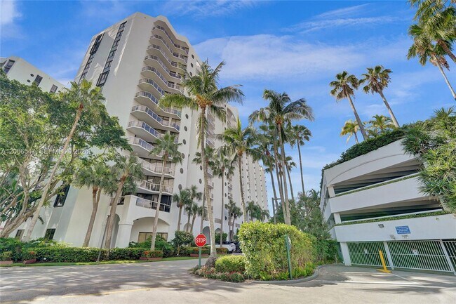Building Photo - 3610 Yacht Club Dr
