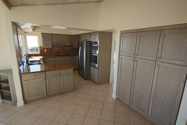 Building Photo - Amazing La Jolla North PB home with panoramic views of the ocean, bay and downtown