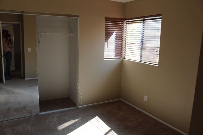 Building Photo - 4BR/3Bth Home in Rancho Del Oro!! –Maplewood