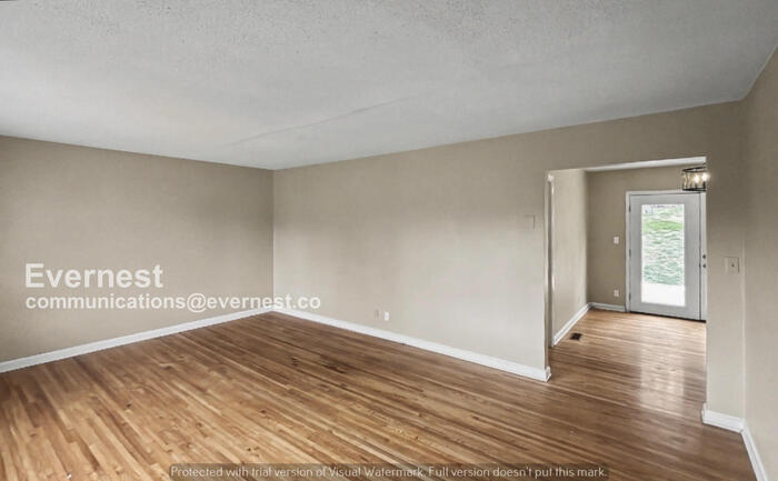 Building Photo - 906 McHann Dr