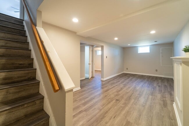 Building Photo - Beautiful 2 Story 3 BD 3.5 BA home in Burtonsville, MD