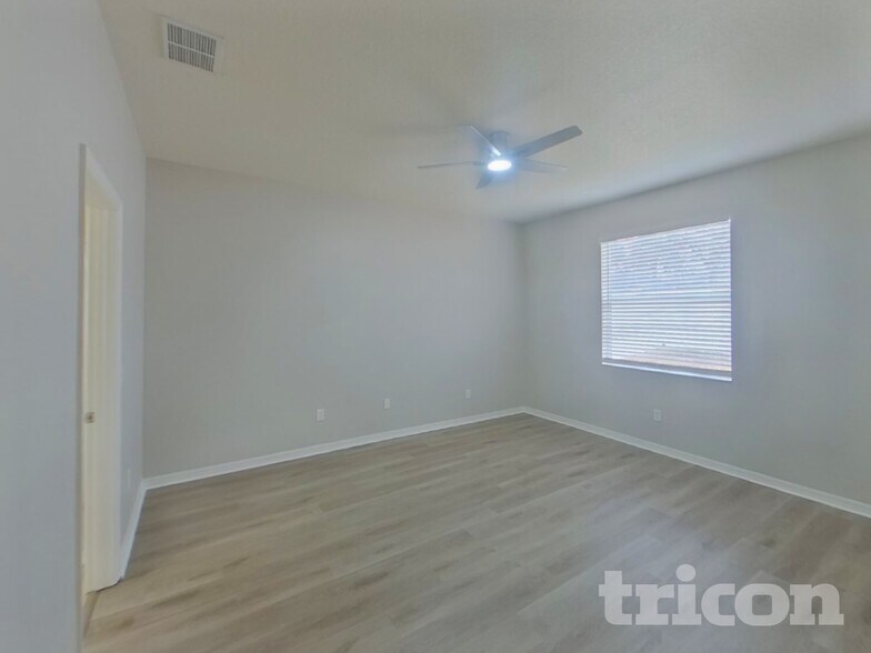 Building Photo - 420 Kings Path Dr