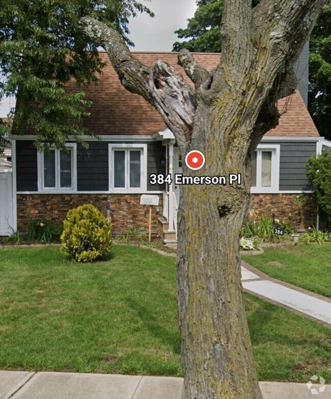 Building Photo - 384 Emerson Pl