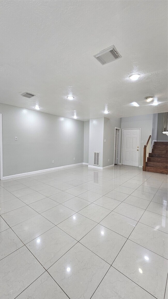 Building Photo - 8435 Battleoak Dr